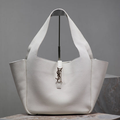 LE 5 À 7 BEA TOTE BAG 50 IN WHITE LAMBSKIN GOLD LOGO