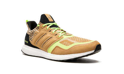 Ultraboost 5.0 DNA "Mesa Signal Green" GX5255