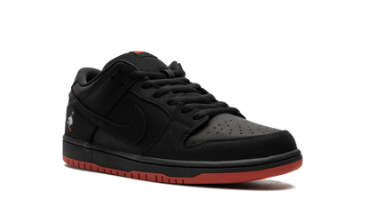 SB Dunk Low TRD QS "Black Pigeon" 883232 008