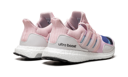 ULTRABOOST S&L DNA WMNS "Women in Power" FX7986