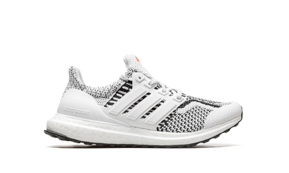 Ultraboost 5.0 DNA GS "White Black" GX2562