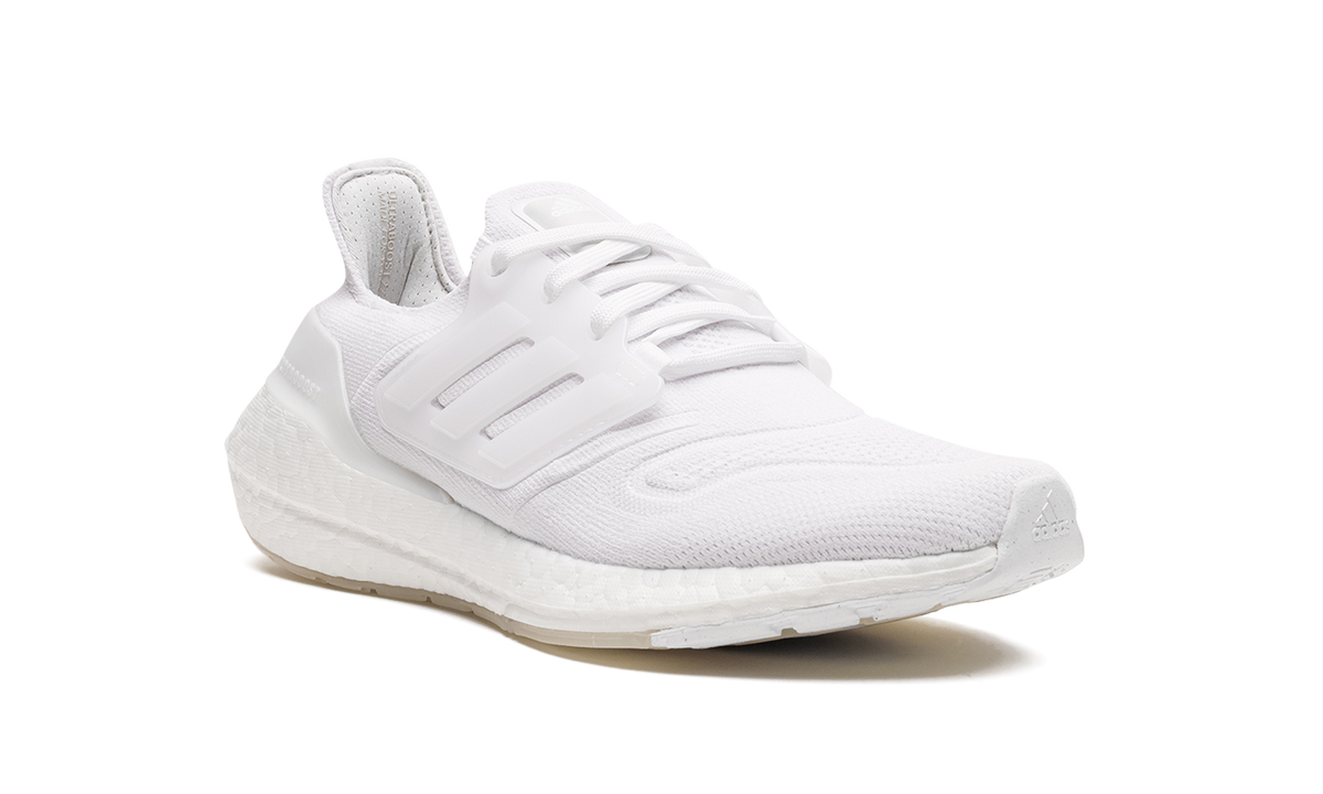 ULTRABOOST 22 WMNS "Triple White" GX5590