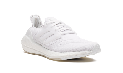 ULTRABOOST 22 WMNS "Triple White" GX5590