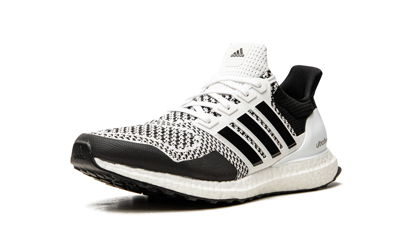 UltraBoost 1.0 DNA "Cookies And Cream" H68156