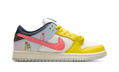 SB Dunk Low "Be True" DX5933 900