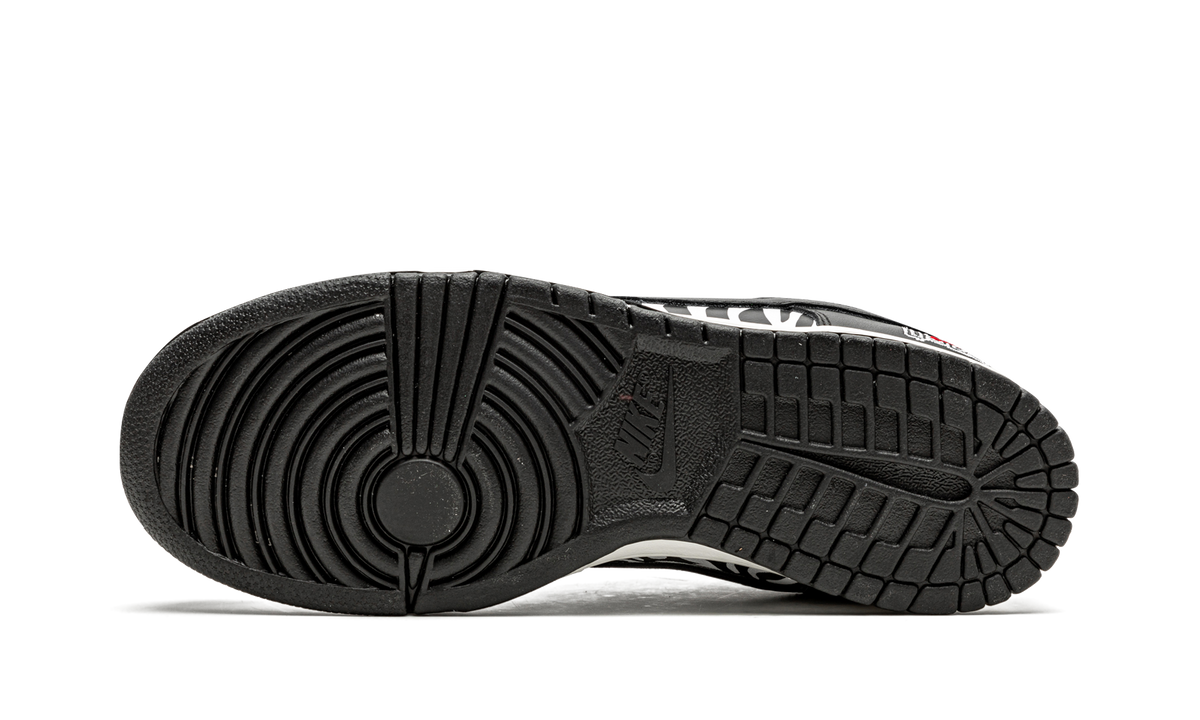 SB Dunk Low OG QS "Quarter Snacks" DM3510 001