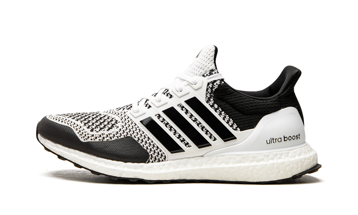 UltraBoost 1.0 DNA "Cookies And Cream" H68156