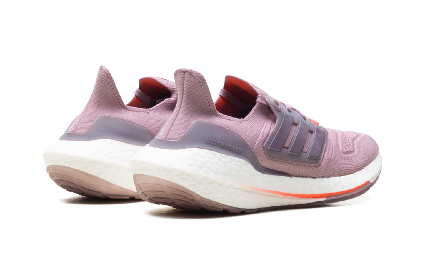 ULTRABOOST 22 WMNS "Magic Mauve" GX5588