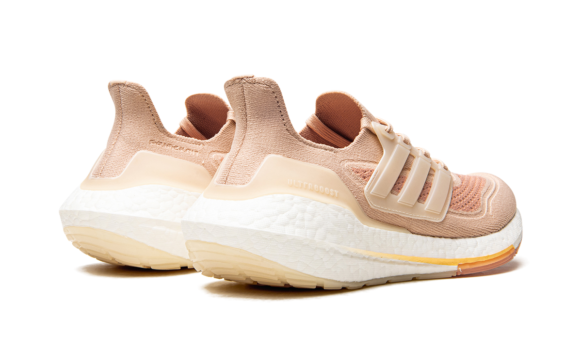 ULTRABOOST 21 WMNS "Halo Blush / Wonder White / Ambient Blush" S23838